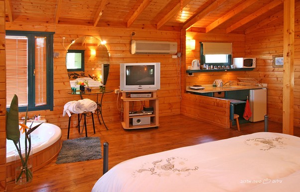 אירוח בשן בגולן - צימרים בגולן - ������ �מעלה גמלא - ������ ����